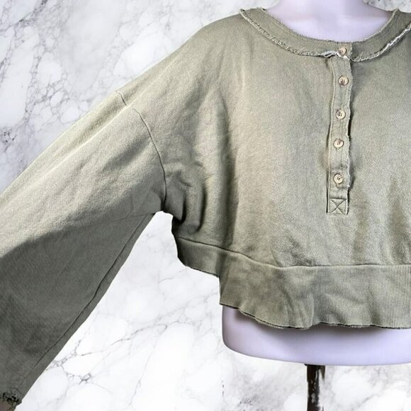 Lovers and Friends Oversized Henley Pullover - Olive Green - Picture 9 of 11